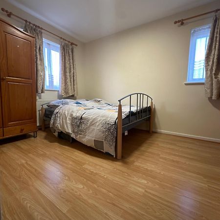 Nice Double Room In Heart Of Лондон Экстерьер фото