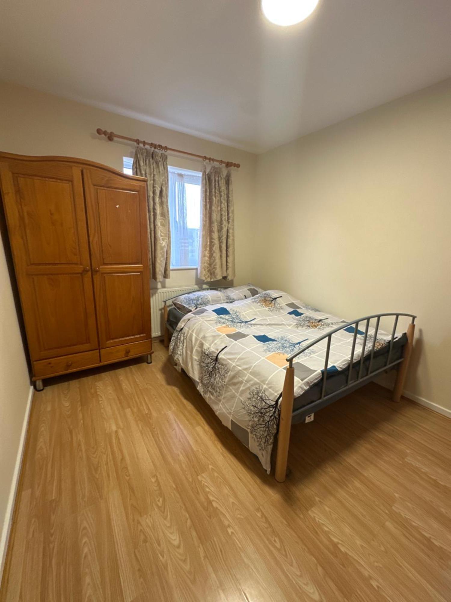 Nice Double Room In Heart Of Лондон Экстерьер фото